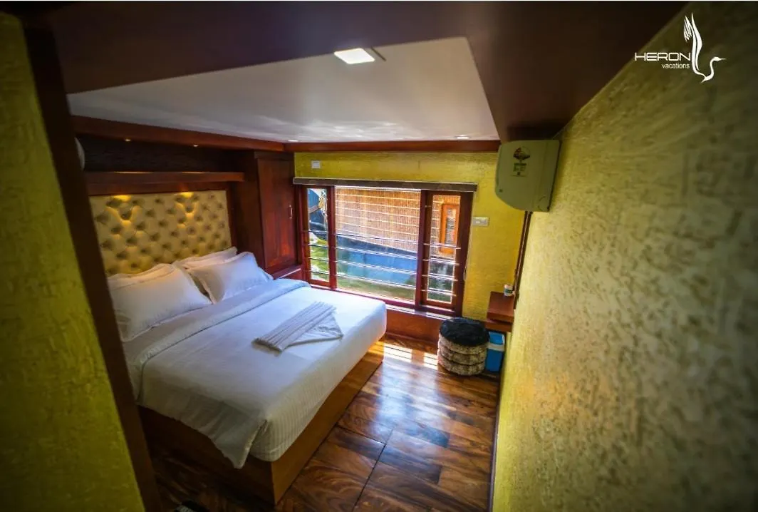 Soma House Boat Hotel Alappuzha