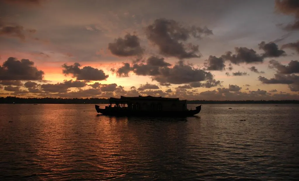 Soma House Boat Hotel Alappuzha Bådhotel