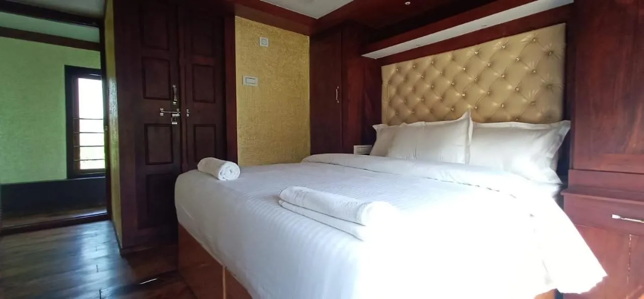 Hotel Soma House Boat Alappuzha