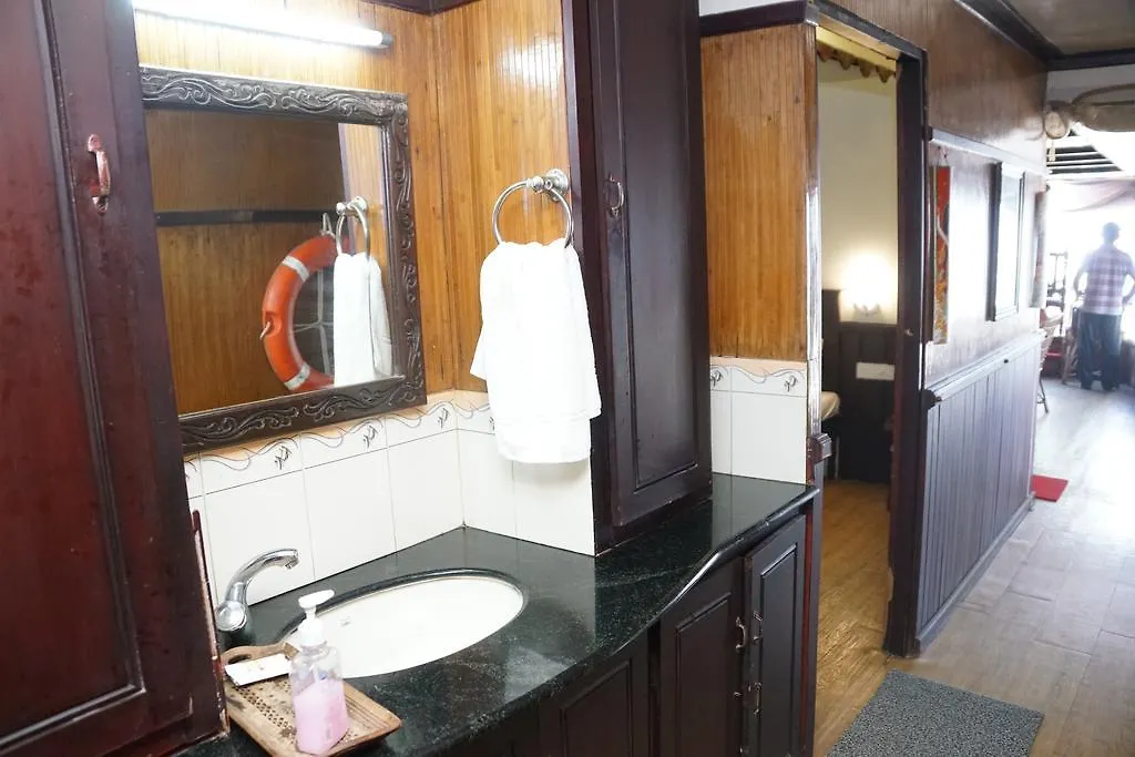 Hotel Soma House Boat Alappuzha 3*,